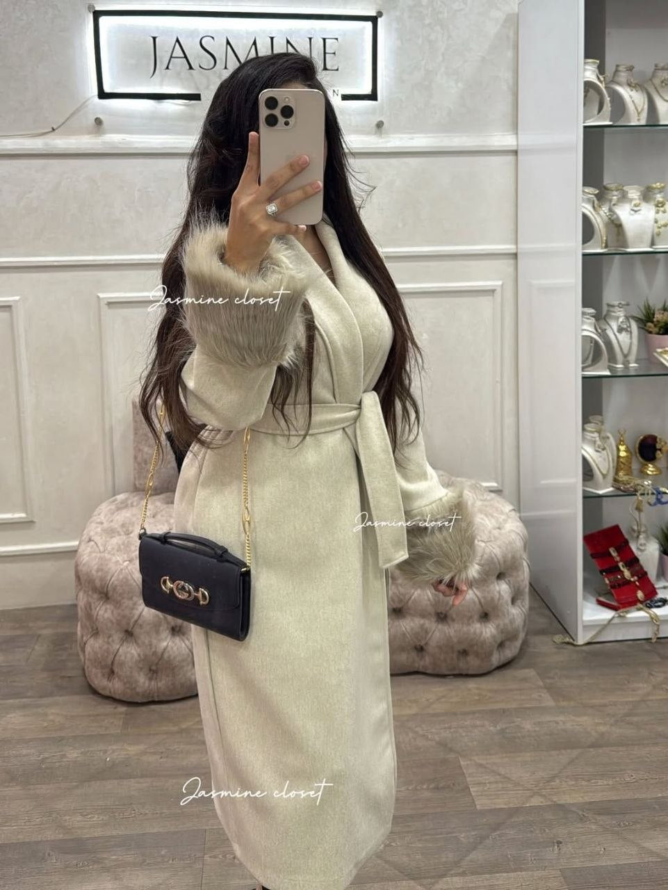 Manteau en fourrure très élégant et chic pour femmes