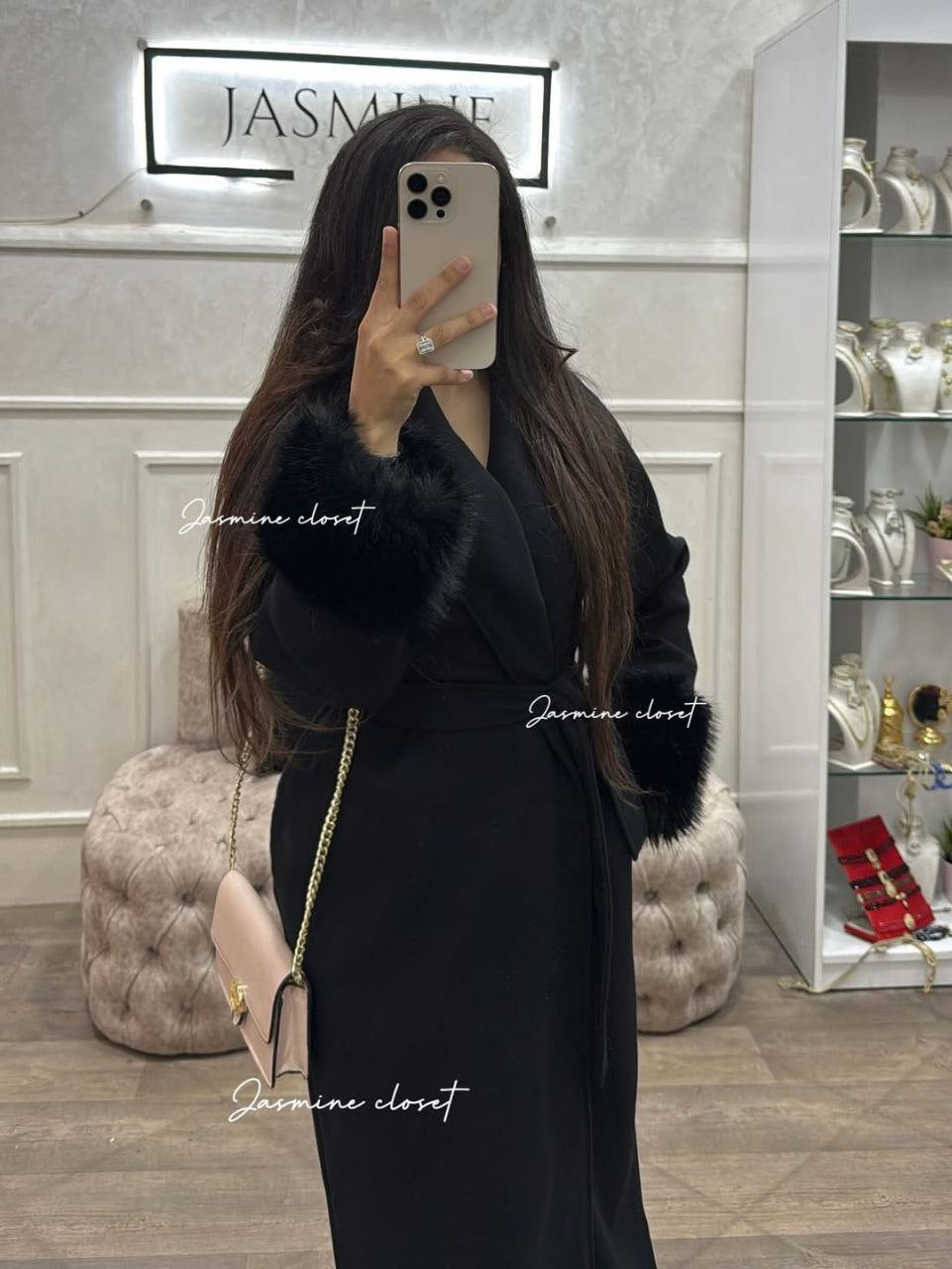 Manteau en fourrure très élégant et chic pour femmes