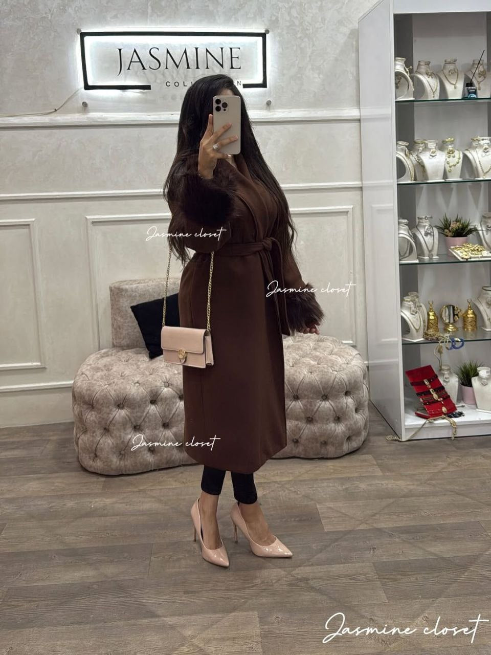 Manteau en fourrure très élégant et chic pour femmes