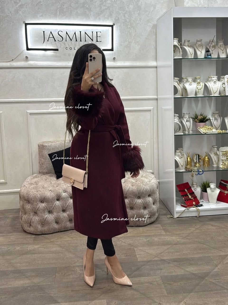 Manteau en fourrure très élégant et chic pour femmes