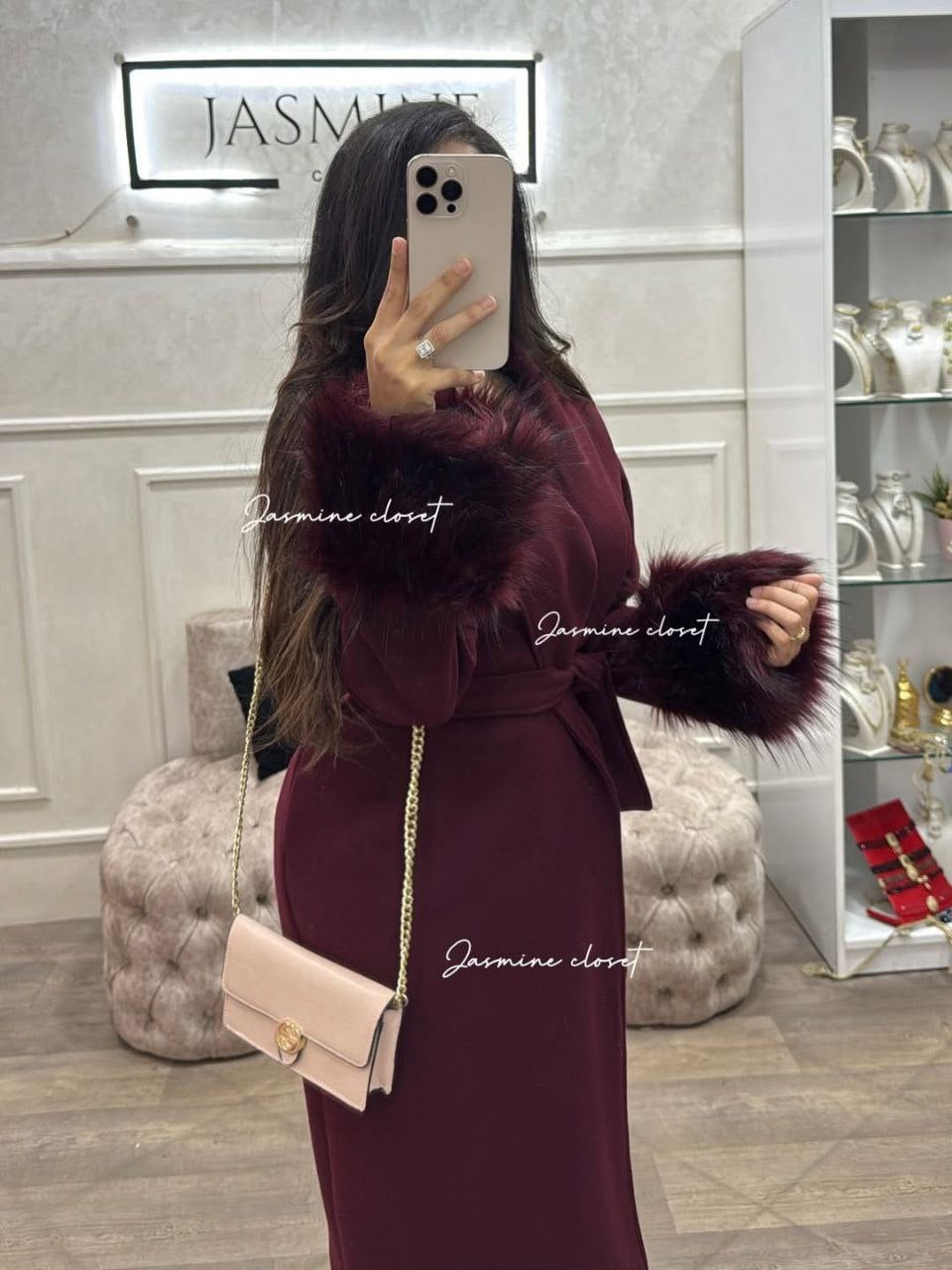 Manteau en fourrure très élégant et chic pour femmes